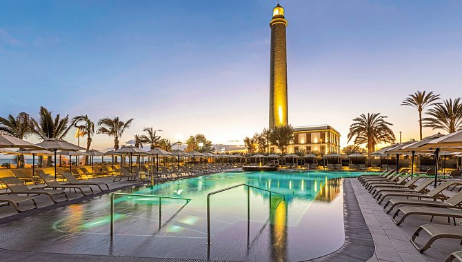 Leuchtturm bei dem Hotel Faro