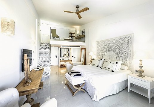 Hotelzimmer mit zwei Stockwerken