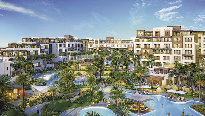 Hotelansicht mit Palmen-Park